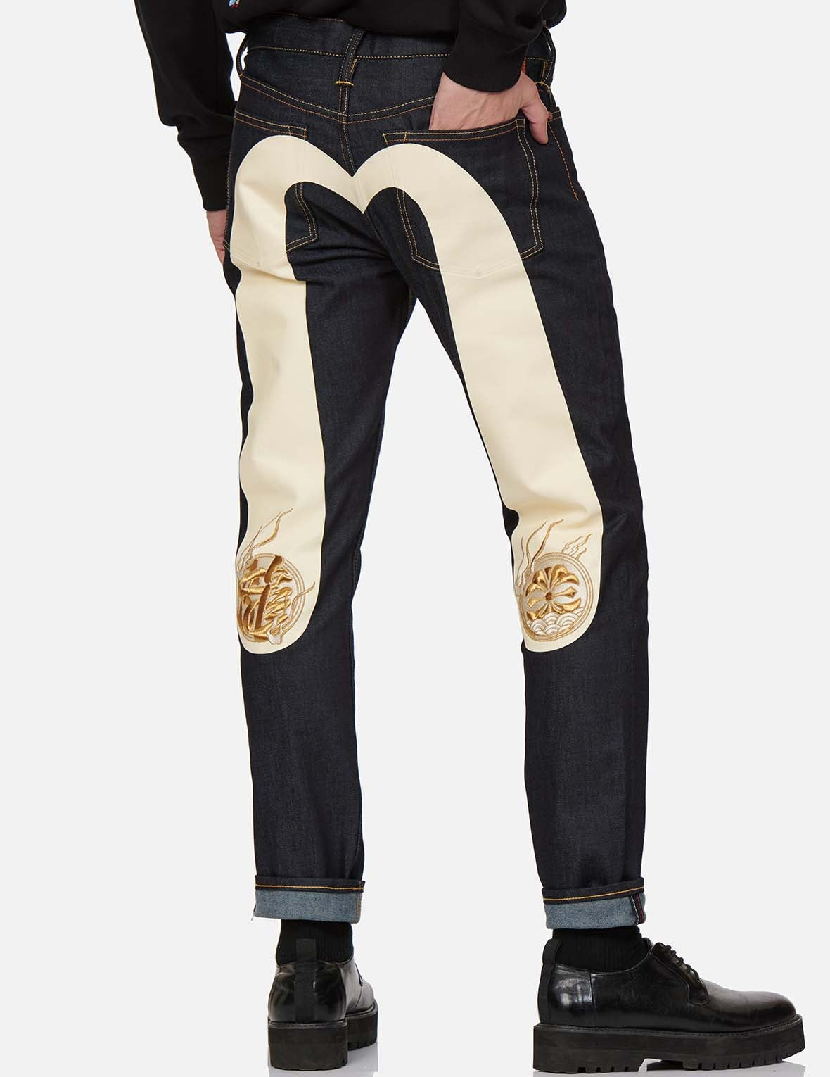 DAICOCK WITH KANJI AND KAMON EMBROIDERY CARROSSE FIT JEANS #2017